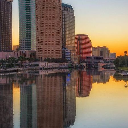 Chic Bungalow Apartment Steps From Armature Works & Downtown Riverwalk Tampa Eksteriør bilde