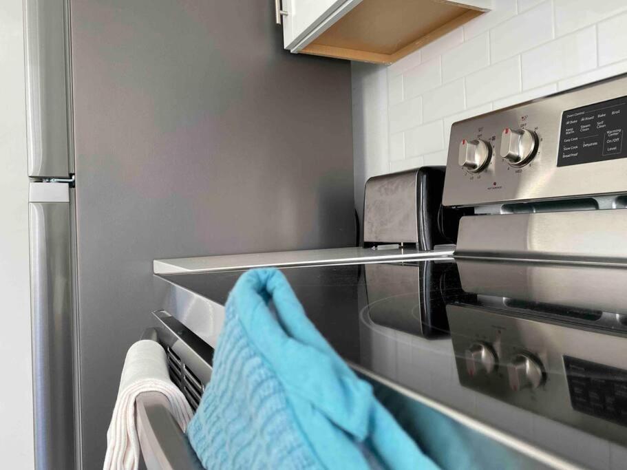 Chic Bungalow Apartment Steps From Armature Works & Downtown Riverwalk Tampa Eksteriør bilde