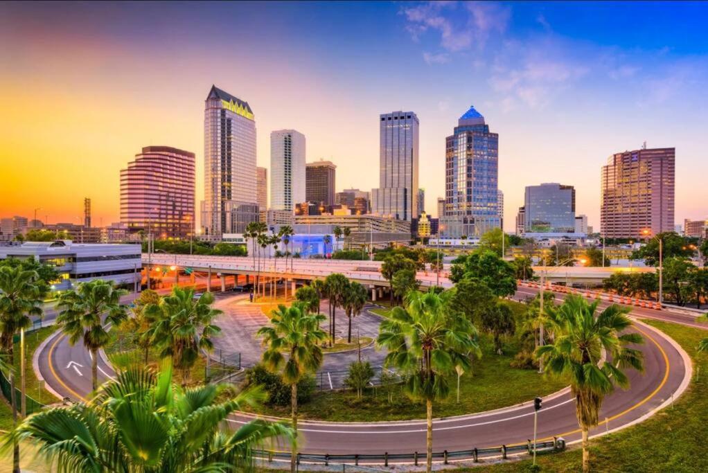 Chic Bungalow Apartment Steps From Armature Works & Downtown Riverwalk Tampa Eksteriør bilde