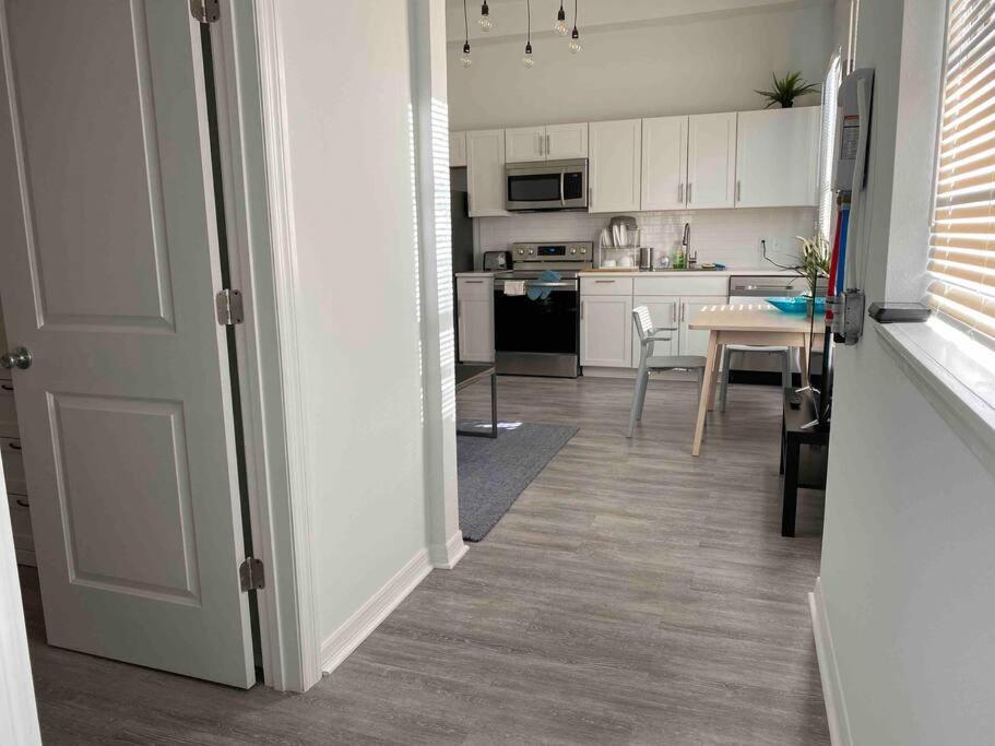 Chic Bungalow Apartment Steps From Armature Works & Downtown Riverwalk Tampa Eksteriør bilde