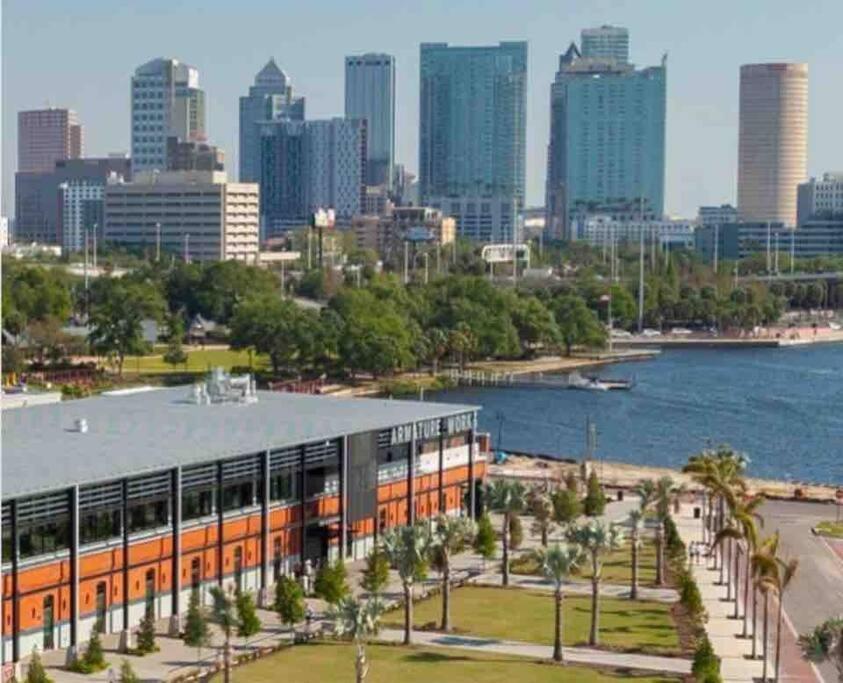 Chic Bungalow Apartment Steps From Armature Works & Downtown Riverwalk Tampa Eksteriør bilde