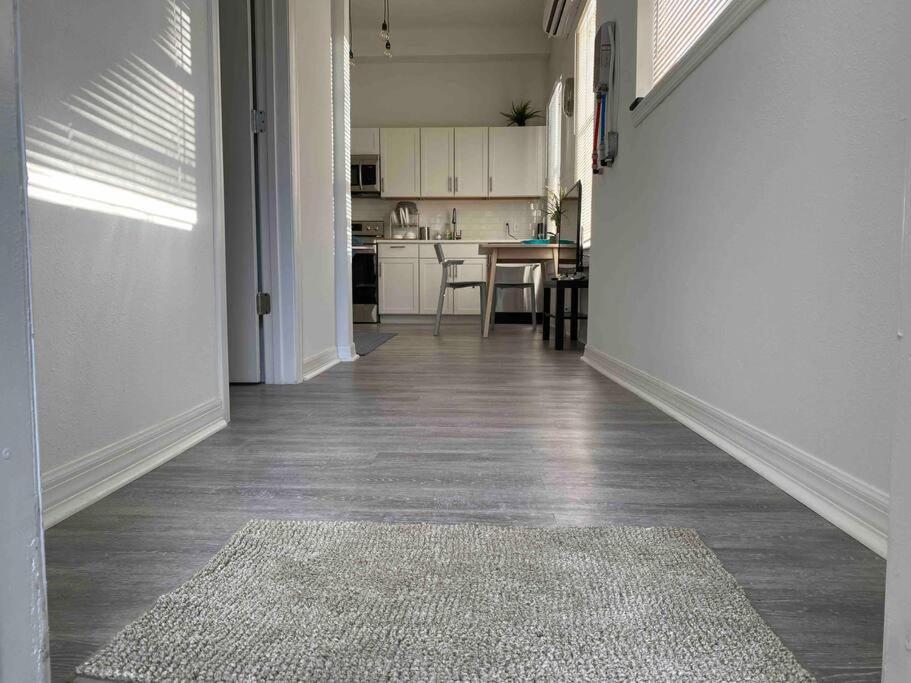 Chic Bungalow Apartment Steps From Armature Works & Downtown Riverwalk Tampa Eksteriør bilde