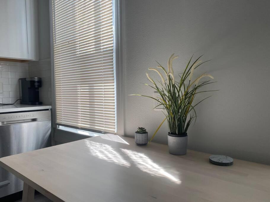Chic Bungalow Apartment Steps From Armature Works & Downtown Riverwalk Tampa Eksteriør bilde
