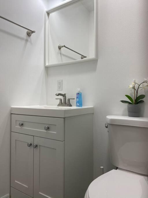 Chic Bungalow Apartment Steps From Armature Works & Downtown Riverwalk Tampa Eksteriør bilde