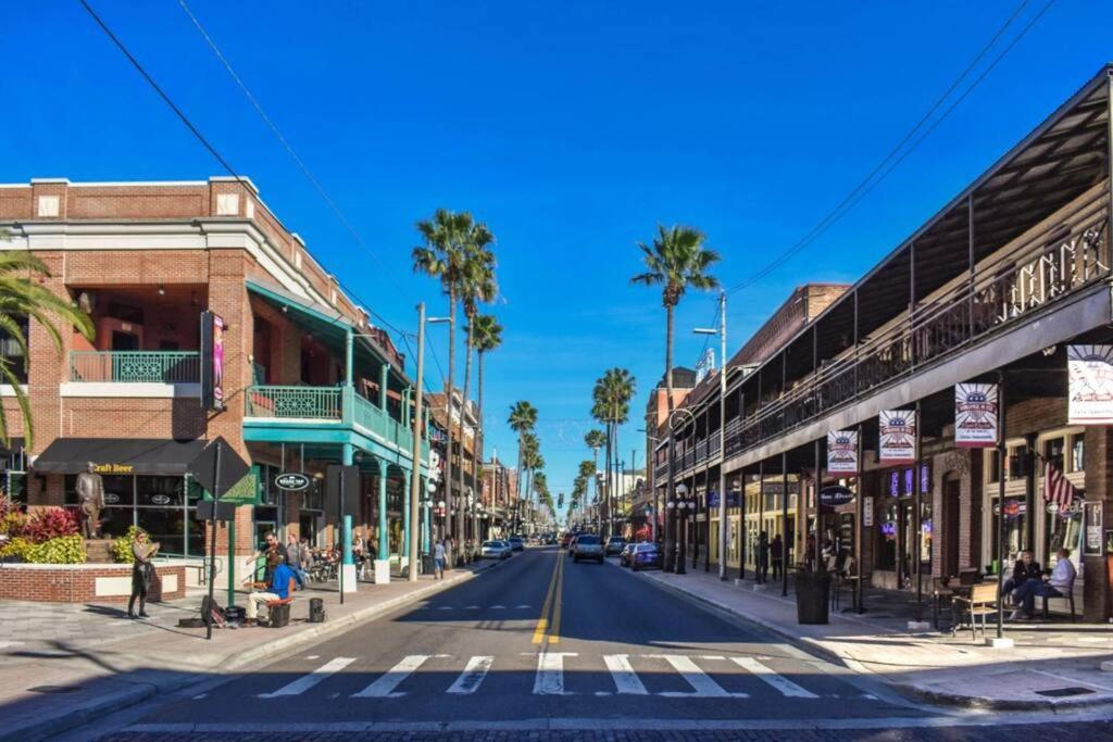 Chic Bungalow Apartment Steps From Armature Works & Downtown Riverwalk Tampa Eksteriør bilde