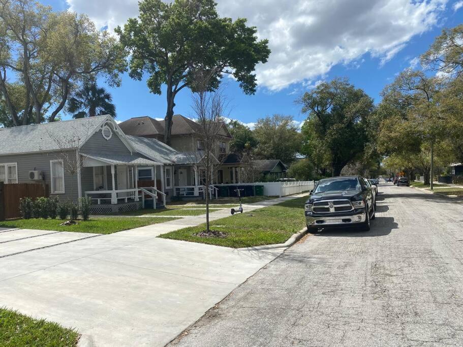 Chic Bungalow Apartment Steps From Armature Works & Downtown Riverwalk Tampa Eksteriør bilde
