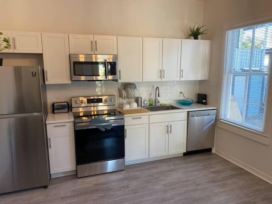 Chic Bungalow Apartment Steps From Armature Works & Downtown Riverwalk Tampa Eksteriør bilde