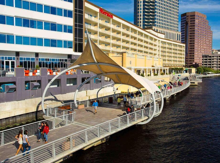 Chic Bungalow Apartment Steps From Armature Works & Downtown Riverwalk Tampa Eksteriør bilde