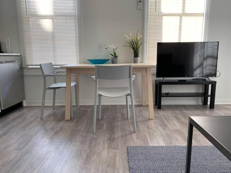 Chic Bungalow Apartment Steps From Armature Works & Downtown Riverwalk Tampa Eksteriør bilde